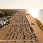 Апартаменти Lovely Seaview Flat-beahost Бібіоне