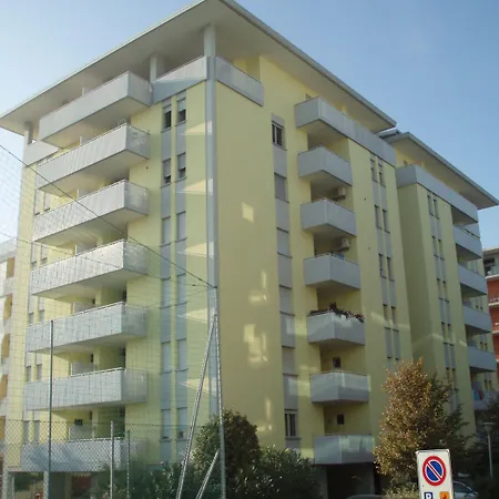 Lovely Seaview Flat-beahost Apartment Bibione